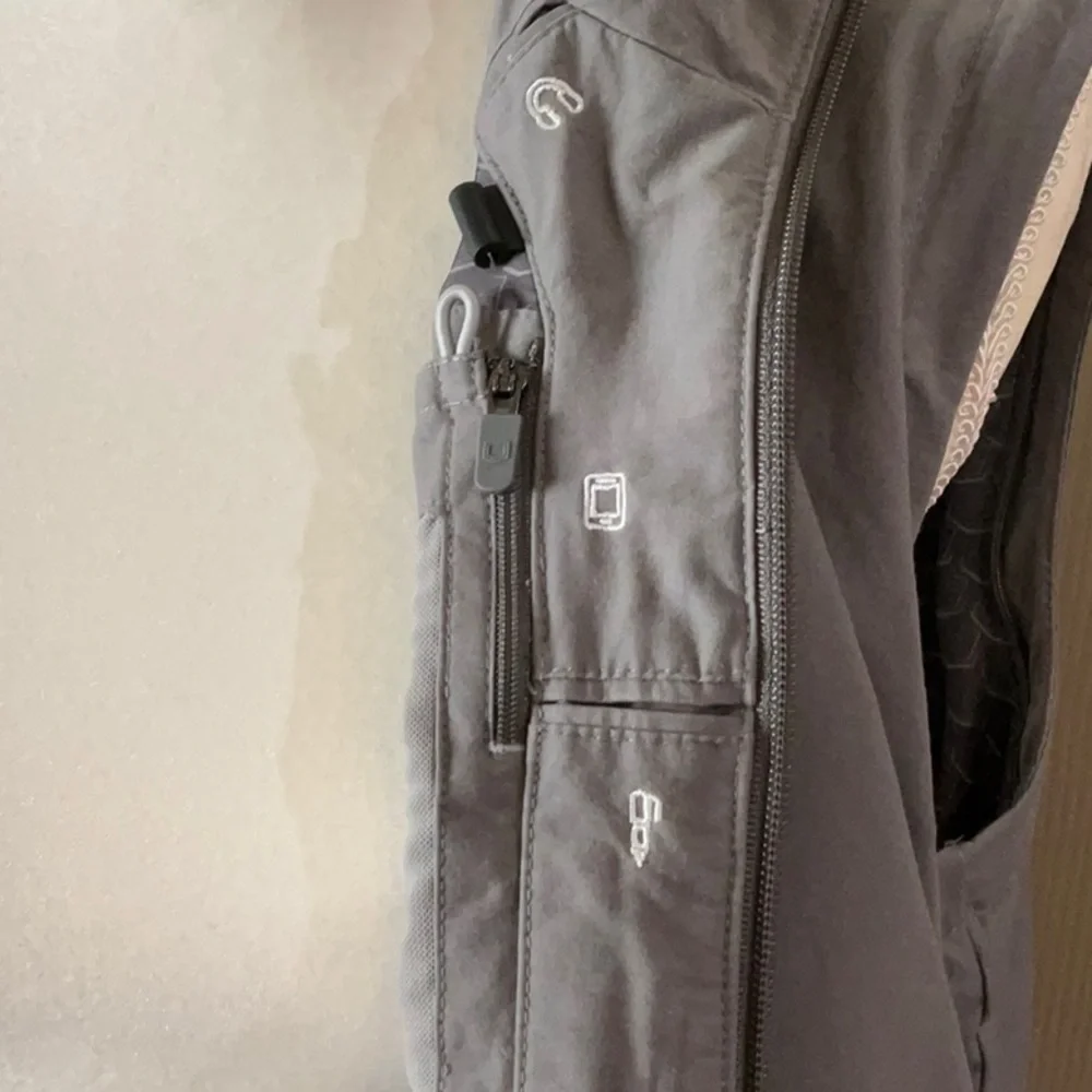 Women's Gray Sleeveless utility  + Jacket - Picture 11 of 14